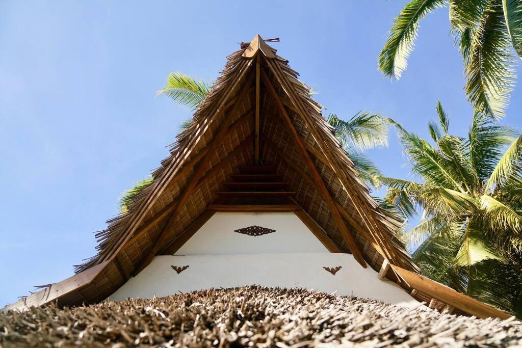 Beach-Front Sumbawa Surf House Lemonga Eksteriør billede